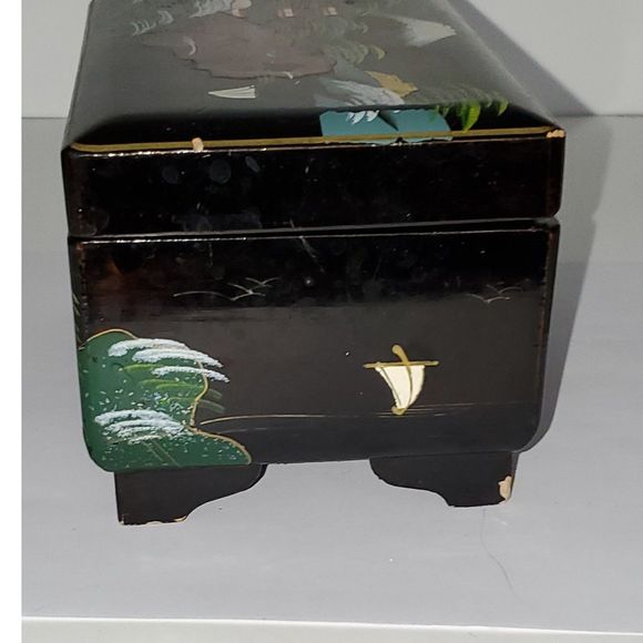 Far East Oriental Musical Jewelry Box Hand Painted Laquered Wood Vintage As-Is - Picture 4 of 16